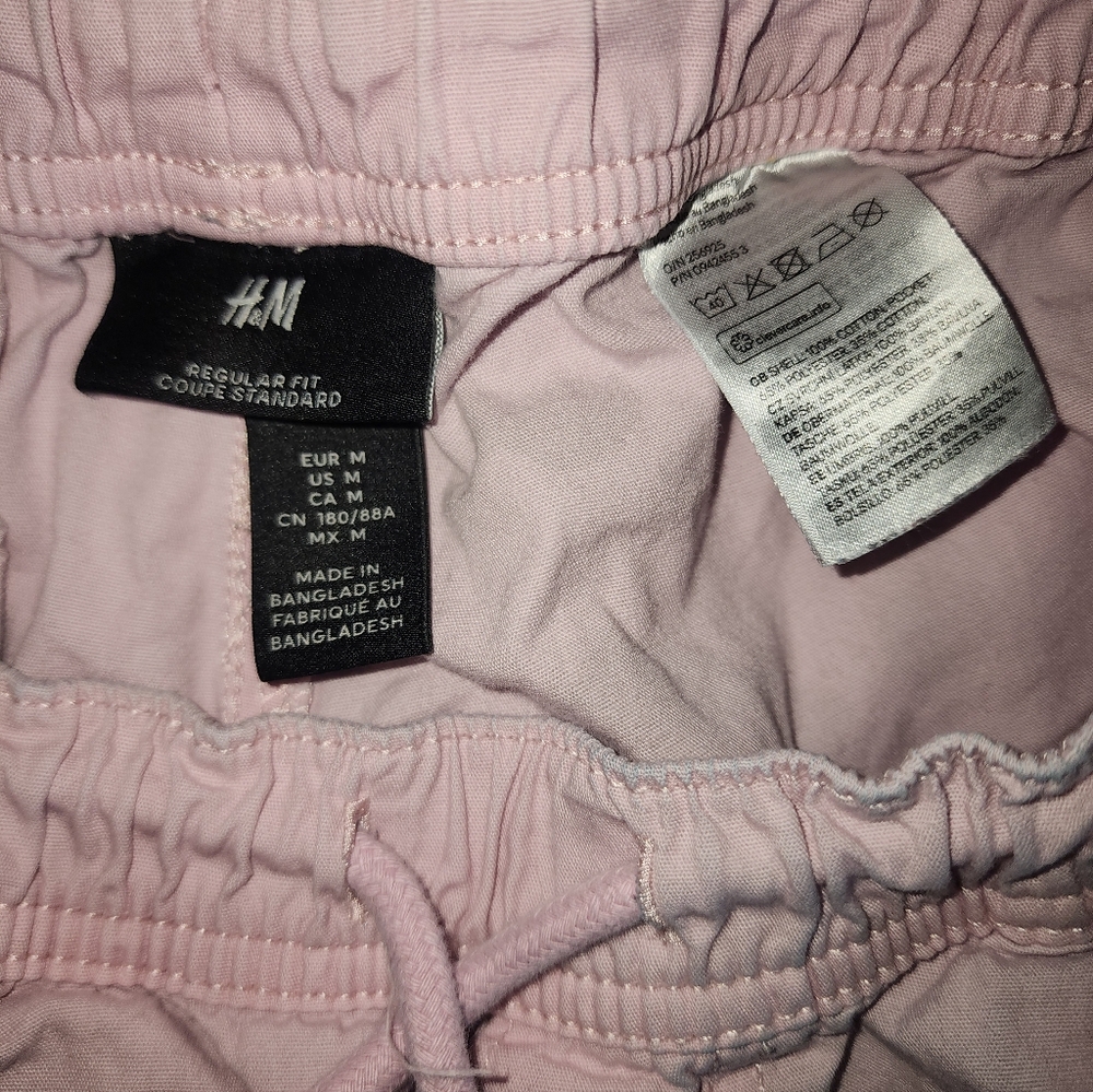 Mens H&M Light Pink Casual Shorts. Preloved And Size Medium - Picture 3 of 3